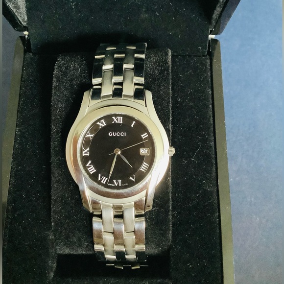 Modern GUCCI black dial ROMAN hours watch 🖤🤍🖤🤍🖤 - Picture 2 of 14